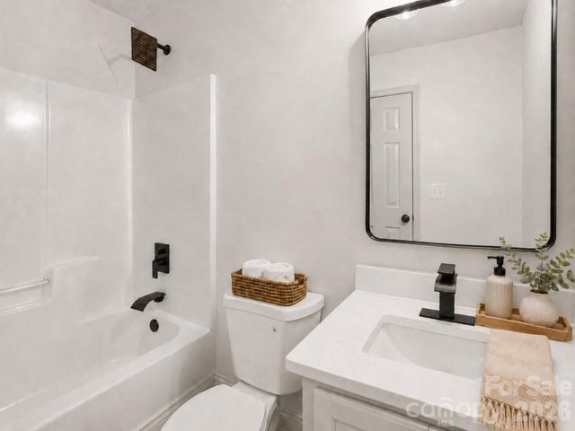 4228 Hey Rock Court, Charlotte, NC 28269