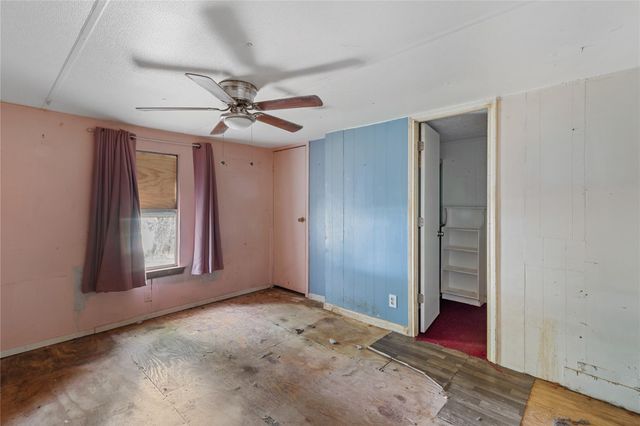 402 Baltzell Drive, Pinehurst, TX 77362