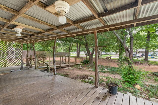 402 Baltzell Drive, Pinehurst, TX 77362