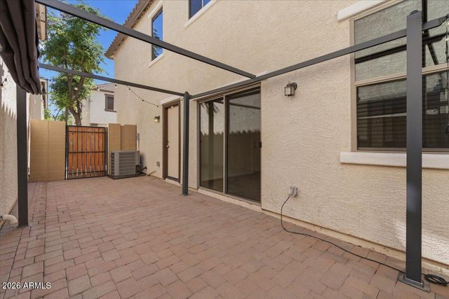 104 E PALOMINO Drive, Gilbert, AZ 85296