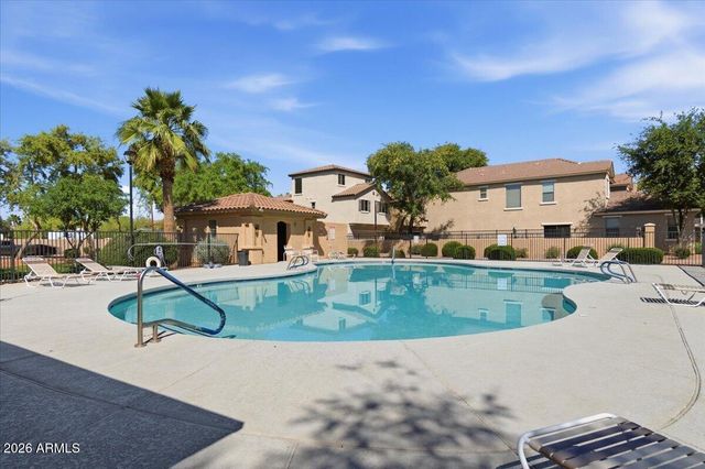 104 E PALOMINO Drive, Gilbert, AZ 85296