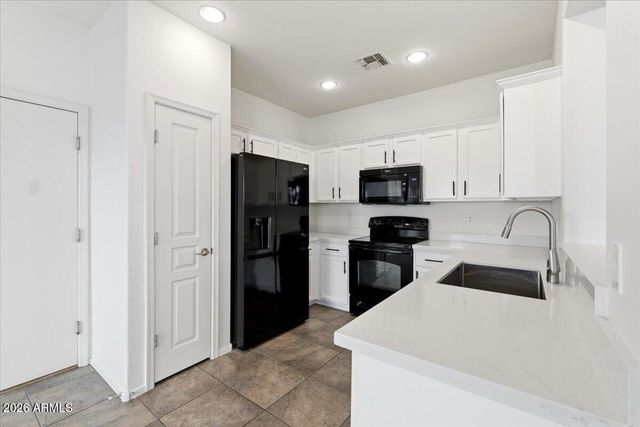 104 E PALOMINO Drive, Gilbert, AZ 85296