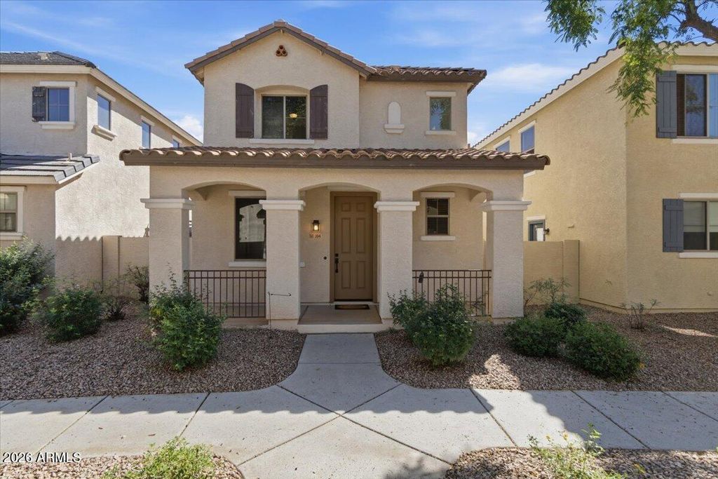 104 E PALOMINO Drive, Gilbert, AZ 85296