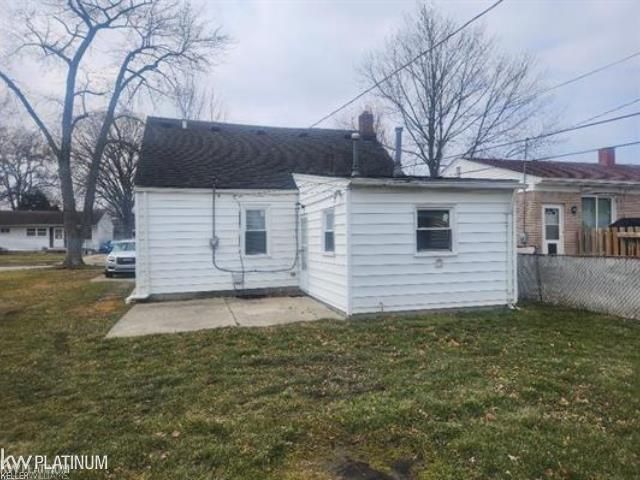 22835 Socia Street, Saint Clair Shores, MI 48082