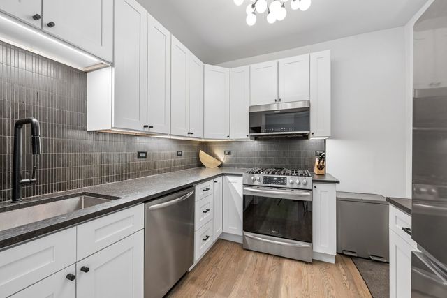 1627 W LAWRENCE Avenue 1, Chicago, IL 60640