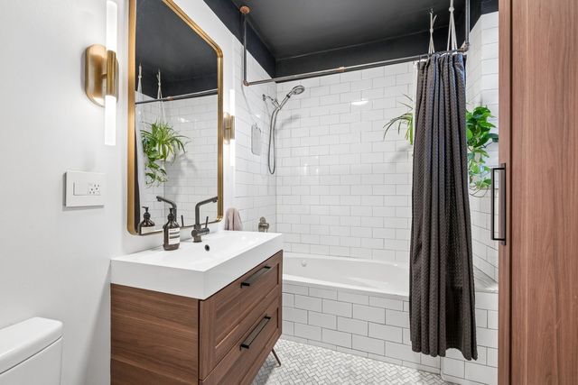 1627 W LAWRENCE Avenue 1, Chicago, IL 60640