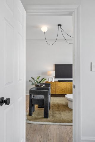 1627 W LAWRENCE Avenue 1, Chicago, IL 60640