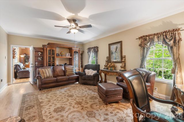 115 Barton Road, Brevard, NC 28712