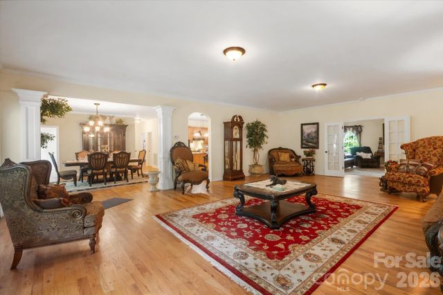 115 Barton Road, Brevard, NC 28712