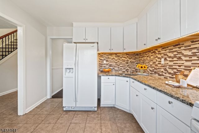 489 Brookside Ln, Hillsborough Twp., NJ 08844