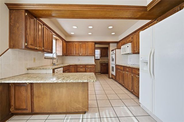 3401 S Choctaw Drive, Edmond, OK 73013
