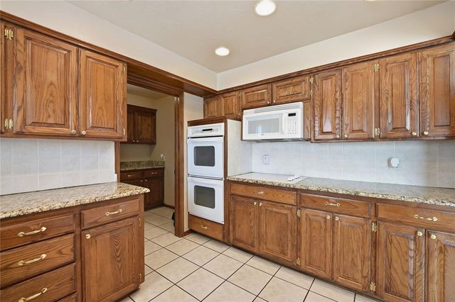 3401 S Choctaw Drive, Edmond, OK 73013