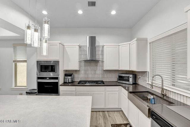 13405 EMERALD GLASS Drive, Horizon City, TX 79928