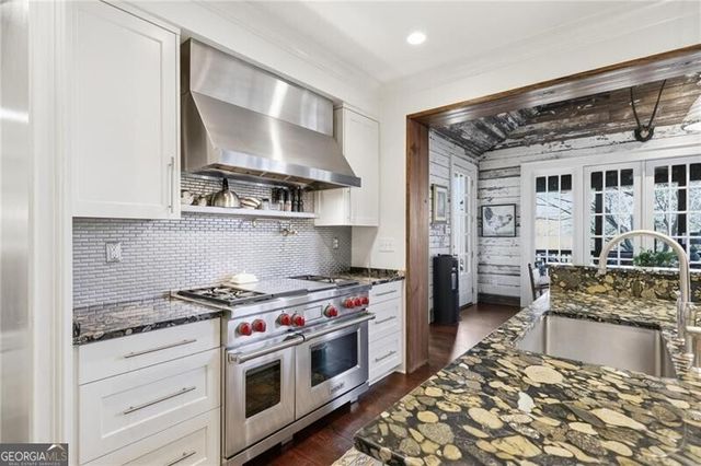 2586 Hyde Manor Drive NW, Atlanta, GA 30327