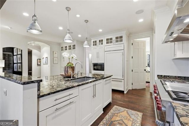 2586 Hyde Manor Drive NW, Atlanta, GA 30327