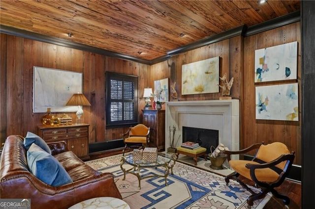 2586 Hyde Manor Drive NW, Atlanta, GA 30327