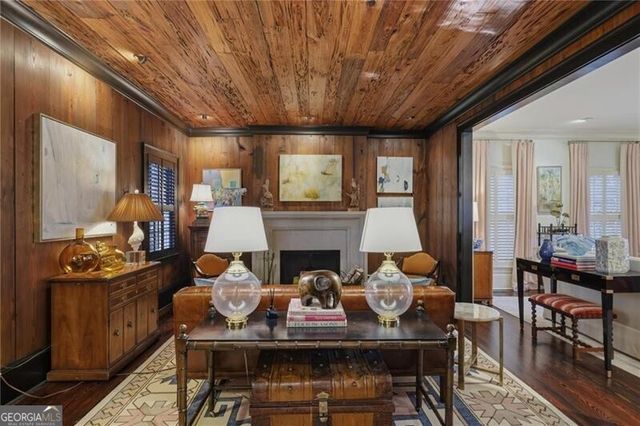 2586 Hyde Manor Drive NW, Atlanta, GA 30327