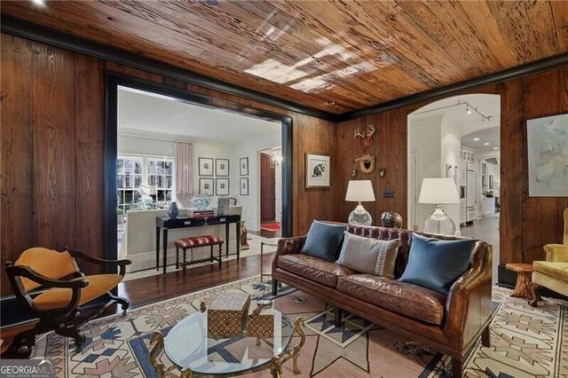 2586 Hyde Manor Drive NW, Atlanta, GA 30327