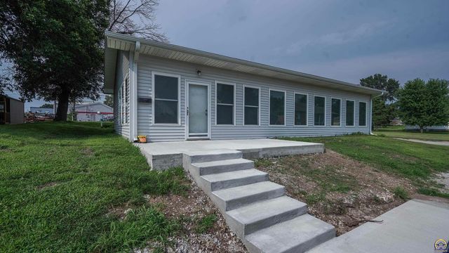 146 E 7th St, Horton, KS 66439