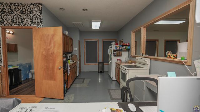 146 E 7th St, Horton, KS 66439