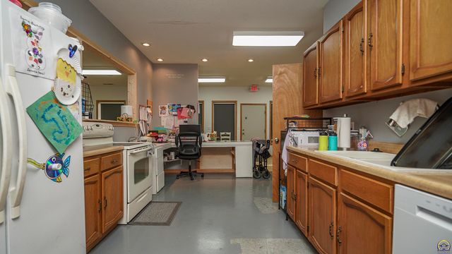 146 E 7th St, Horton, KS 66439