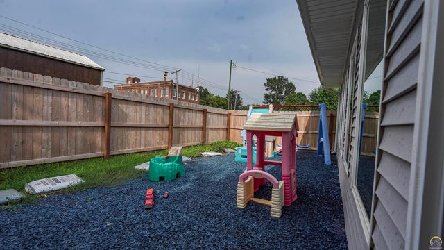 146 E 7th St, Horton, KS 66439