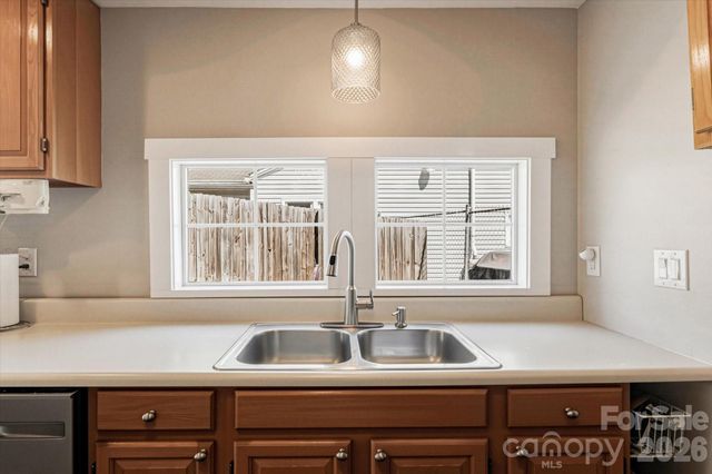 31 Huffman Road, Asheville, NC 28806