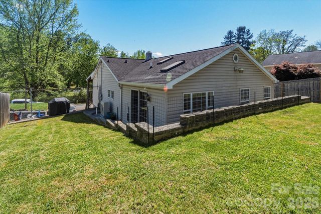 31 Huffman Road, Asheville, NC 28806