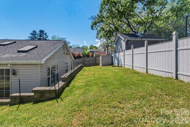 31 Huffman Road, Asheville, NC 28806