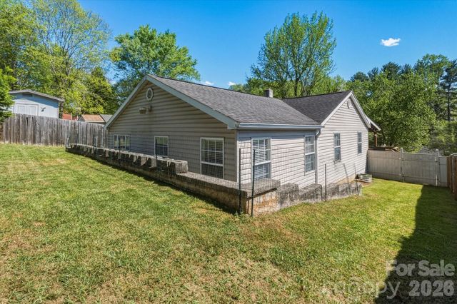 31 Huffman Road, Asheville, NC 28806