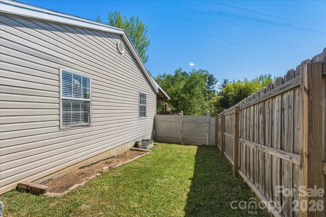 31 Huffman Road, Asheville, NC 28806