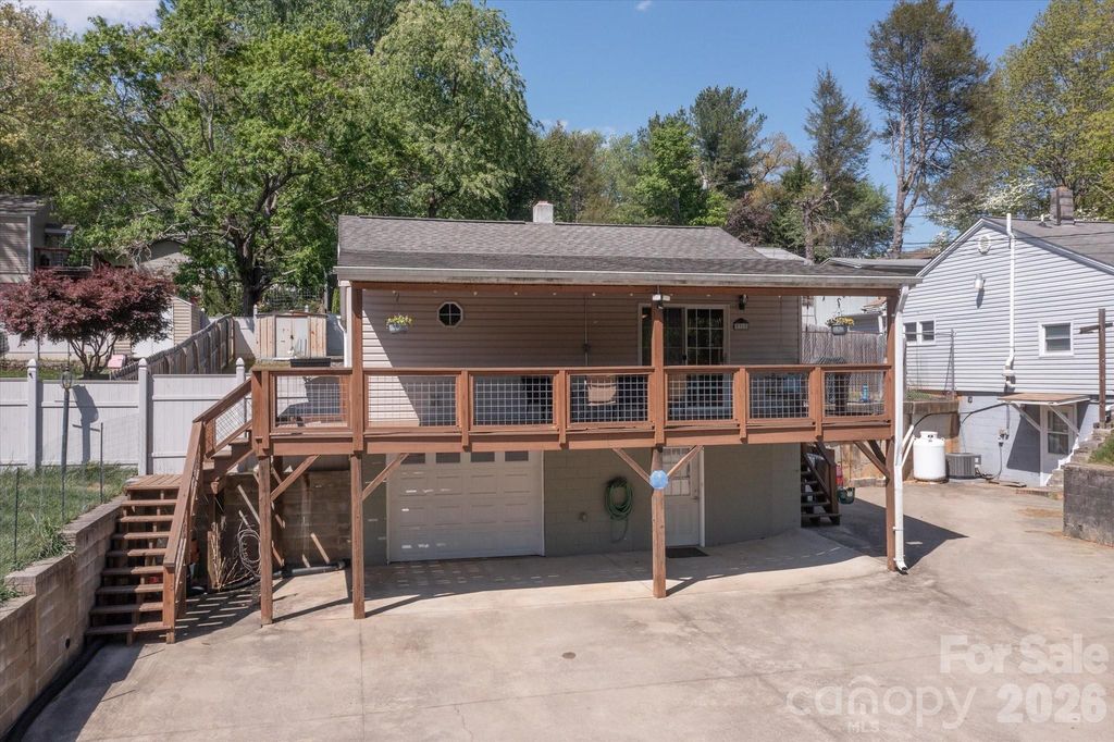 31 Huffman Road, Asheville, NC 28806