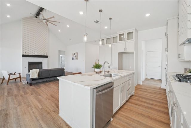 340 Slimp Bluff, Azle, TX 76020