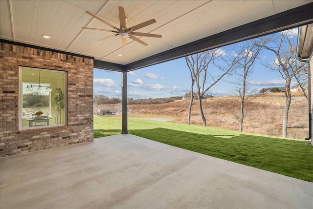 340 Slimp Bluff, Azle, TX 76020