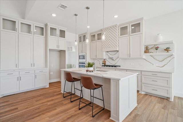 340 Slimp Bluff, Azle, TX 76020
