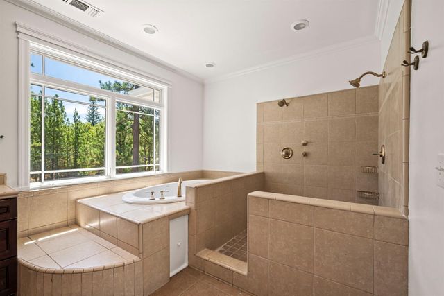 6060 Keeble Ln, Camino, CA 95709