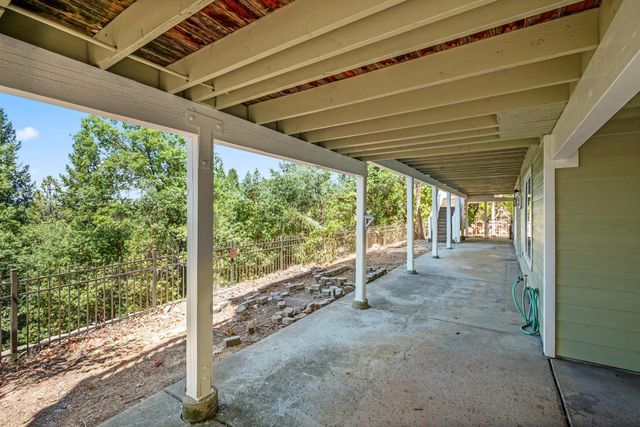 6060 Keeble Ln, Camino, CA 95709