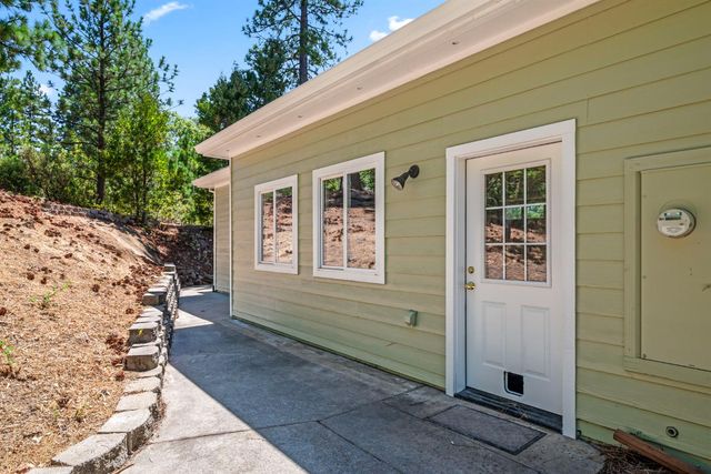 6060 Keeble Ln, Camino, CA 95709