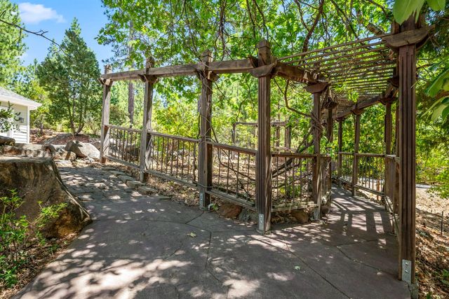 6060 Keeble Ln, Camino, CA 95709