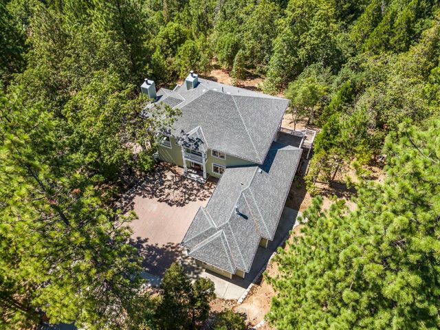 6060 Keeble Ln, Camino, CA 95709