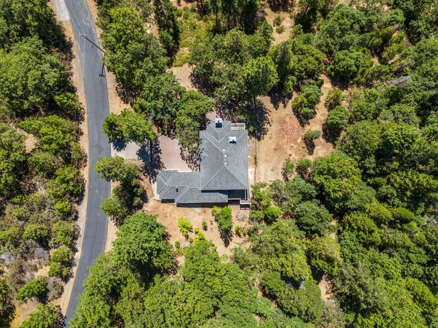 6060 Keeble Ln, Camino, CA 95709