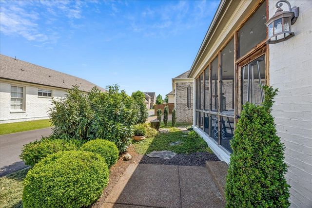 1842 ENCLAVE GREEN LN W, Germantown, TN 38139