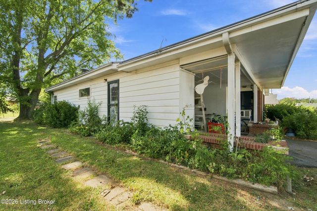 12306 Meadow Ln, Louisville, KY 40243