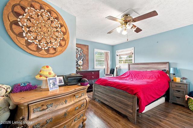 12306 Meadow Ln, Louisville, KY 40243
