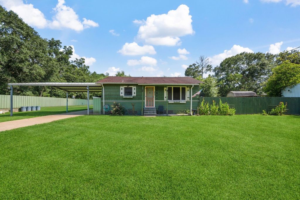 9820 Highway 150, Shepherd, TX 77371