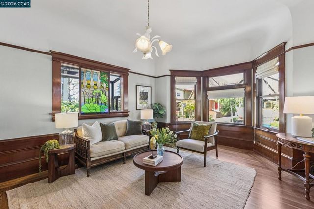 1324 Grove St, Alameda, CA 94501