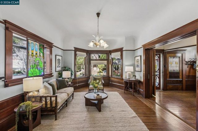 1324 Grove St, Alameda, CA 94501