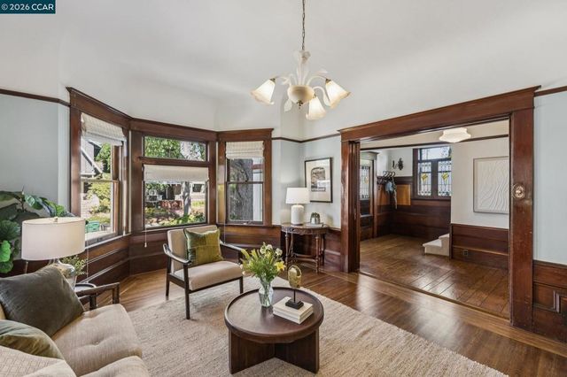 1324 Grove St, Alameda, CA 94501