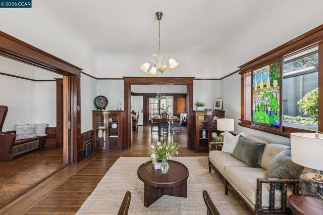 1324 Grove St, Alameda, CA 94501