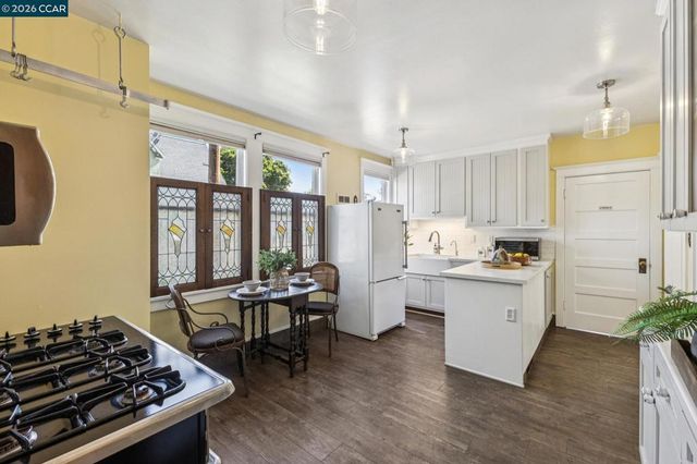 1324 Grove St, Alameda, CA 94501